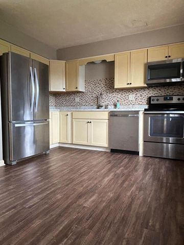 8631 15th AVENUE, Kenosha, WI 53143