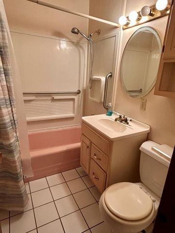 8631 15th AVENUE, Kenosha, WI 53143