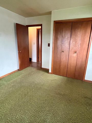 8631 15th AVENUE, Kenosha, WI 53143