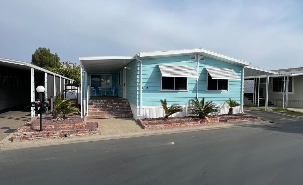 Image 1 of property listing at 2706 W Ashlan Avenue # 239, Fresno, CA 93705