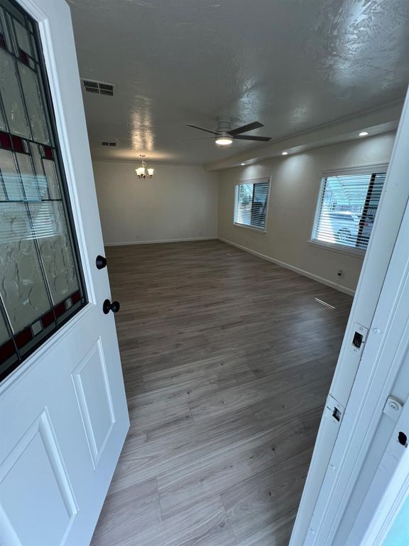 Image 11 of property listing at 2706 W Ashlan Avenue # 239, Fresno, CA 93705