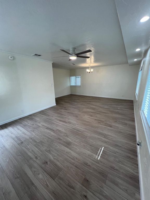 Image 12 of property listing at 2706 W Ashlan Avenue # 239, Fresno, CA 93705