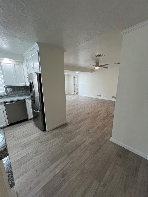 Image 22 of property listing at 2706 W Ashlan Avenue # 239, Fresno, CA 93705