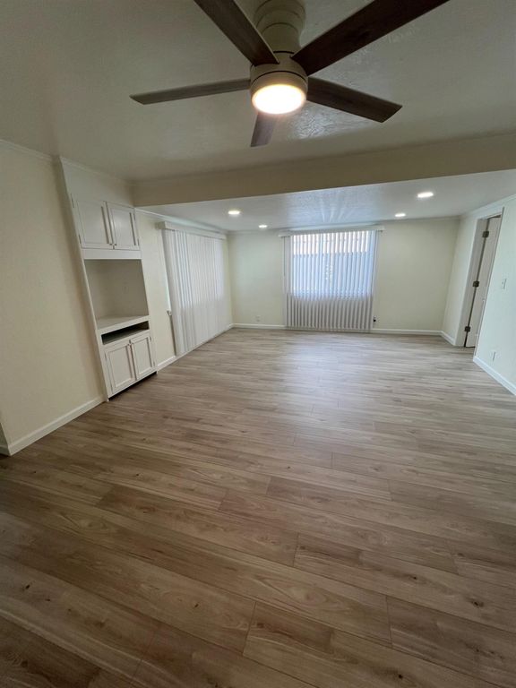Image 23 of property listing at 2706 W Ashlan Avenue # 239, Fresno, CA 93705