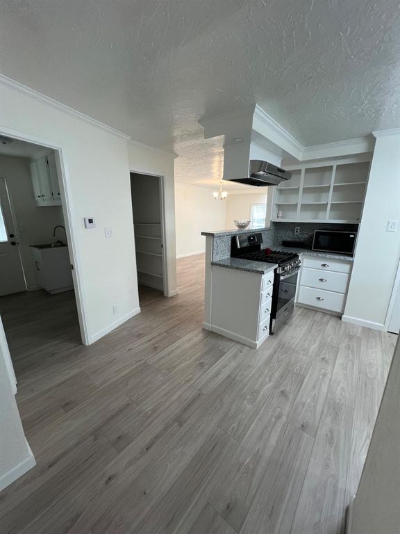 Image 40 of property listing at 2706 W Ashlan Avenue # 239, Fresno, CA 93705