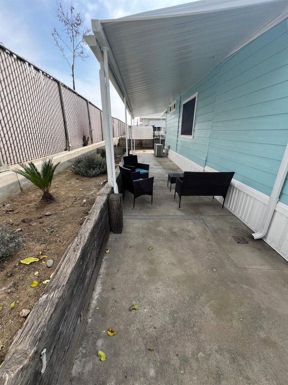 Image 8 of property listing at 2706 W Ashlan Avenue # 239, Fresno, CA 93705