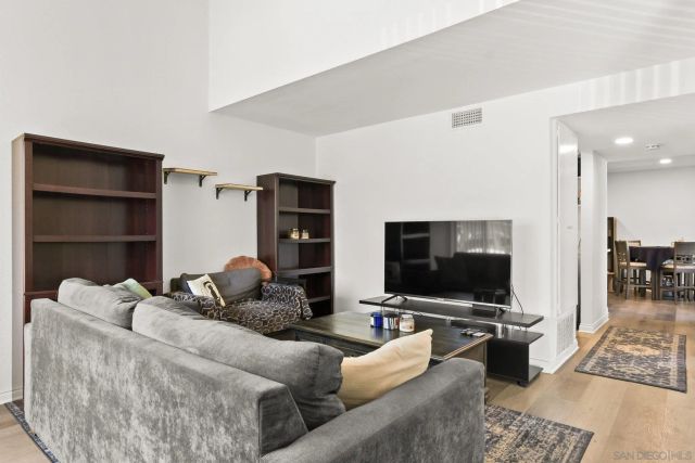 10818 Lamentin Ct, San Diego, CA 92124