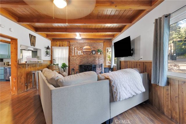 1056 Eagle Road, Wrightwood, CA 92397
