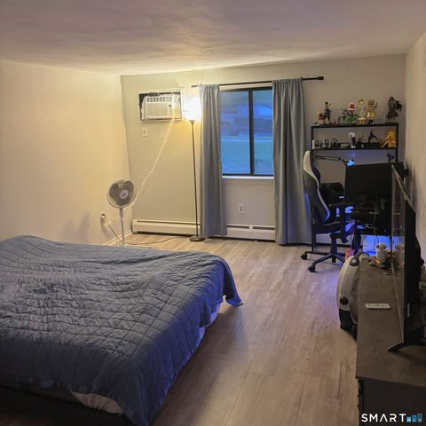 612 Blackstone Village 612, Meriden, CT 06450