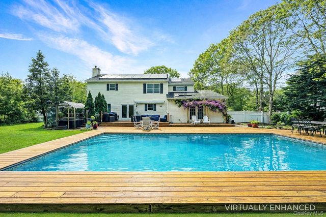 17 Jennifer Path, Westhampton Beach, NY 11978