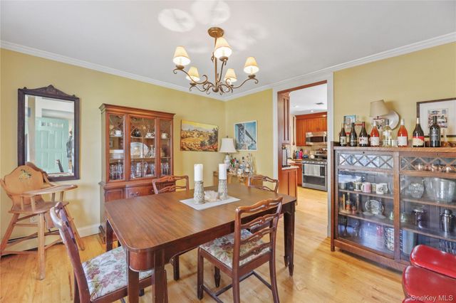 17 Jennifer Path, Westhampton Beach, NY 11978