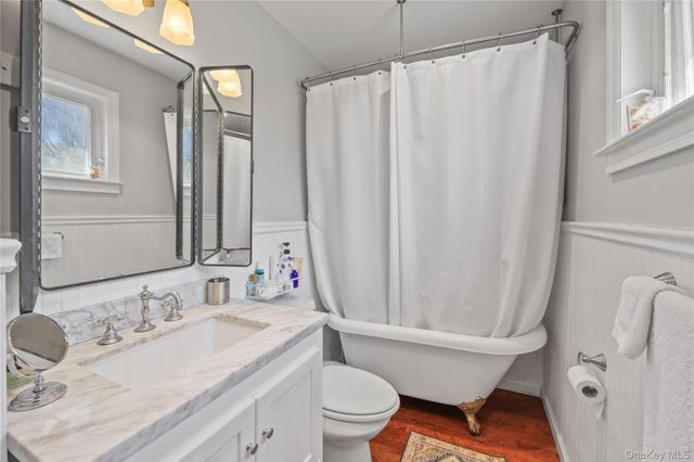 17 Jennifer Path, Westhampton Beach, NY 11978