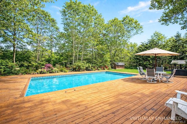 17 Jennifer Path, Westhampton Beach, NY 11978