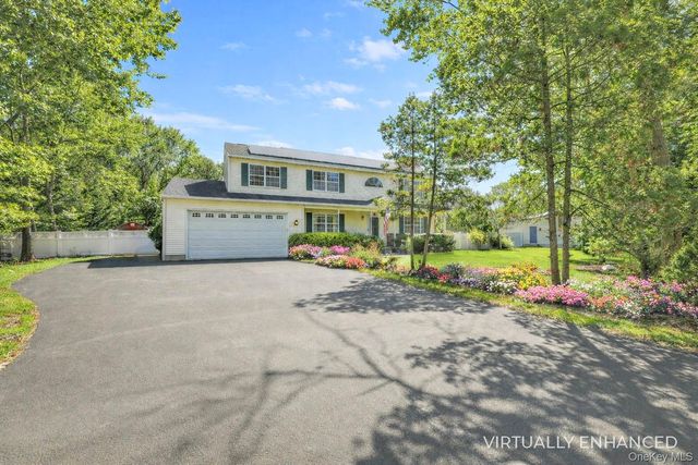 17 Jennifer Path, Westhampton Beach, NY 11978