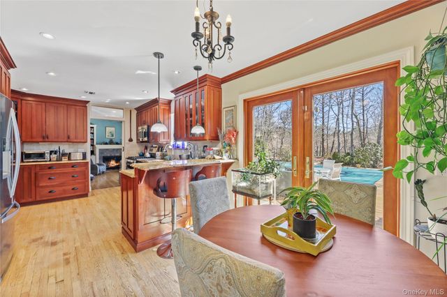 17 Jennifer Path, Westhampton Beach, NY 11978