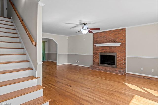 6045 Stone Bluff Drive, Clemmons, NC 27012