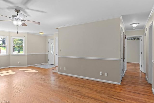 6045 Stone Bluff Drive, Clemmons, NC 27012