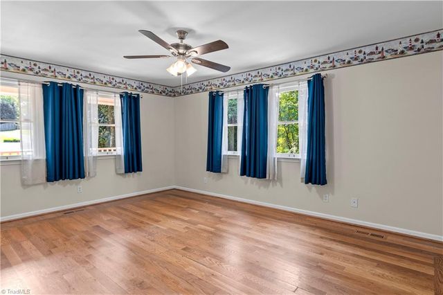 6045 Stone Bluff Drive, Clemmons, NC 27012