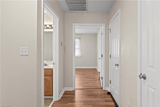 6045 Stone Bluff Drive, Clemmons, NC 27012