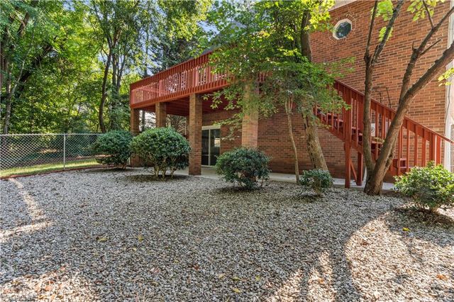 6045 Stone Bluff Drive, Clemmons, NC 27012
