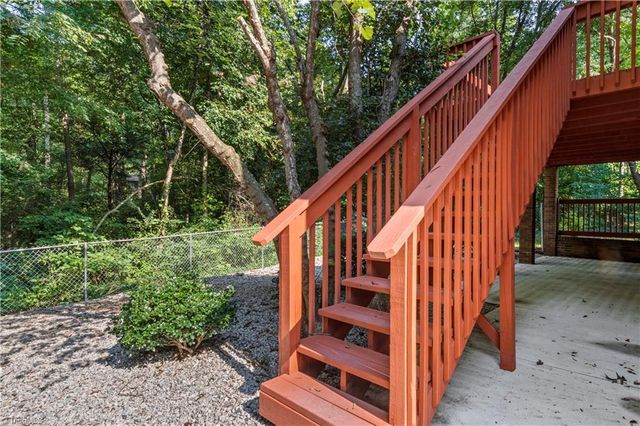 6045 Stone Bluff Drive, Clemmons, NC 27012