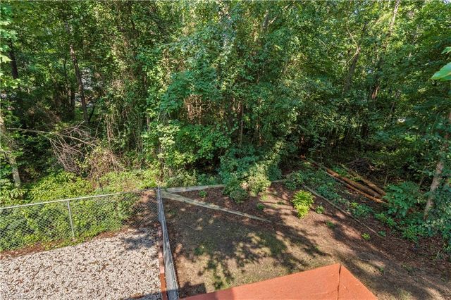 6045 Stone Bluff Drive, Clemmons, NC 27012