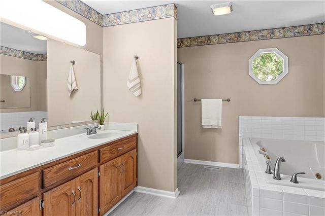 6045 Stone Bluff Drive, Clemmons, NC 27012