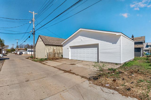 206 6th Avenue S, South Saint Paul, MN 55075