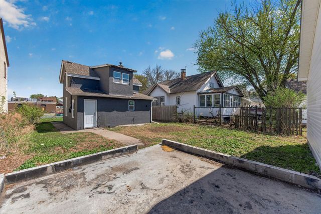 206 6th Avenue S, South Saint Paul, MN 55075