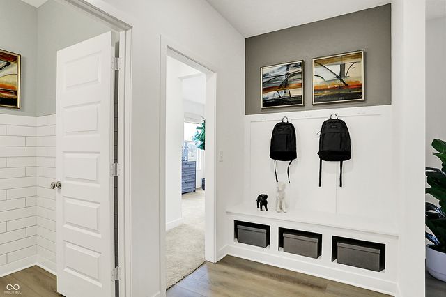 2412 Red Squirrel Way, Zionsville, IN 46077