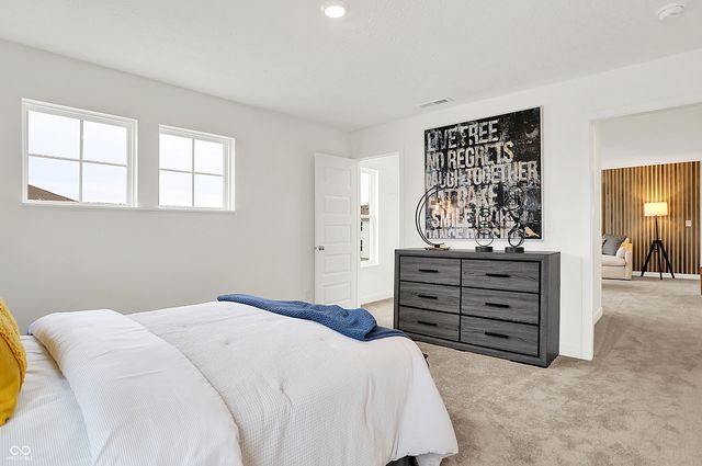 2412 Red Squirrel Way, Zionsville, IN 46077