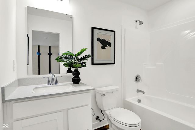 2412 Red Squirrel Way, Zionsville, IN 46077
