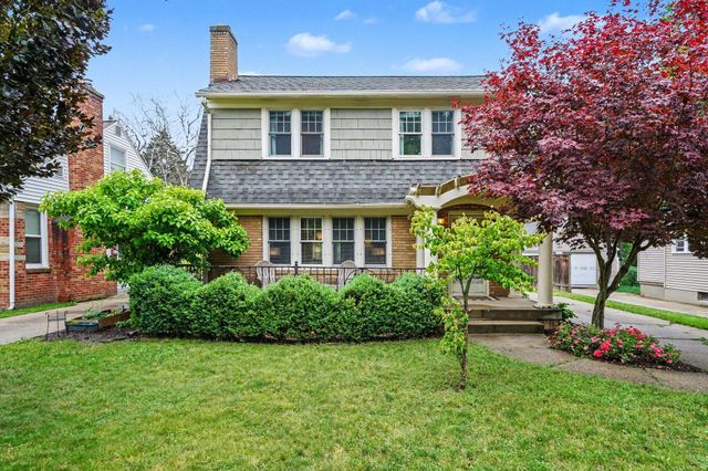 2729 Oakwood Avenue NE, Grand Rapids, MI 49505