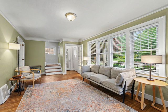 2729 Oakwood Avenue NE, Grand Rapids, MI 49505