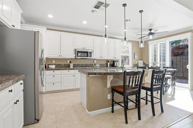 2305 Paper Bark Ct, Modesto, CA 95355