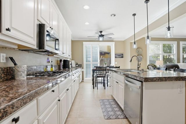 2305 Paper Bark Ct, Modesto, CA 95355