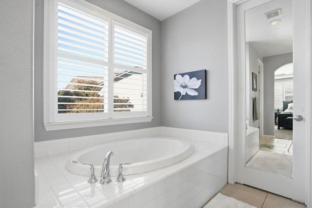 2305 Paper Bark Ct, Modesto, CA 95355