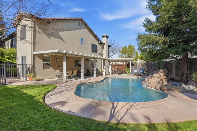 2305 Paper Bark Ct, Modesto, CA 95355