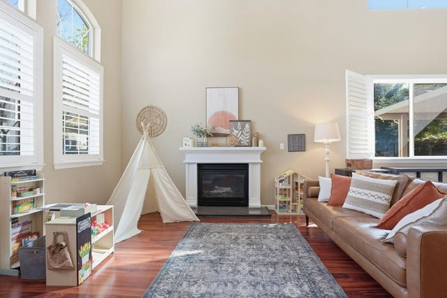 2305 Paper Bark Ct, Modesto, CA 95355