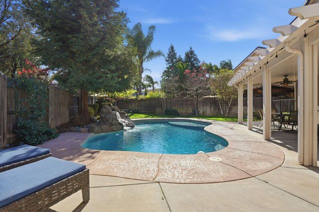 2305 Paper Bark Ct, Modesto, CA 95355