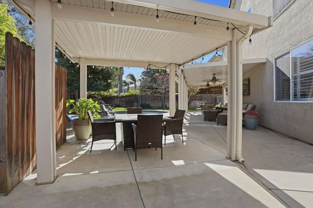 2305 Paper Bark Ct, Modesto, CA 95355