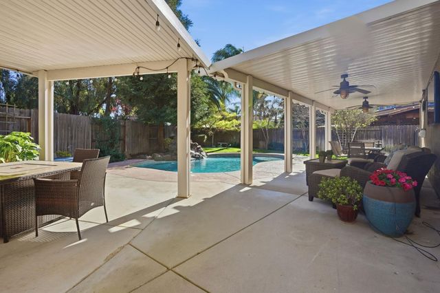 2305 Paper Bark Ct, Modesto, CA 95355