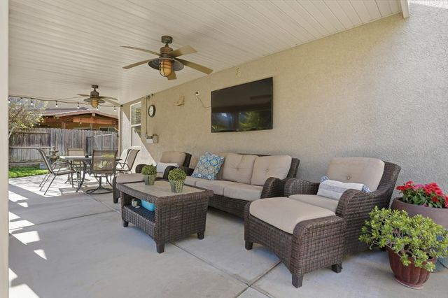 2305 Paper Bark Ct, Modesto, CA 95355