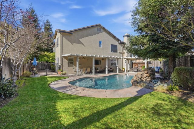 2305 Paper Bark Ct, Modesto, CA 95355