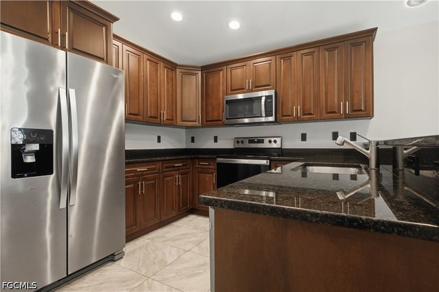 508 SE 7th AVE, Cape Coral, FL 33990