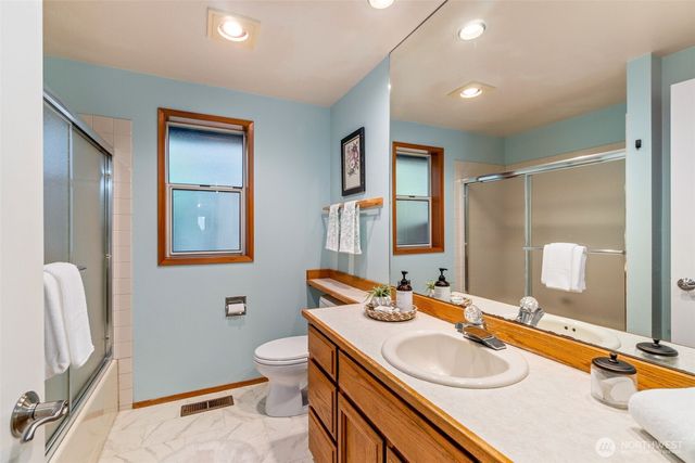 21007 Pioneer Way, Edmonds, WA 98026