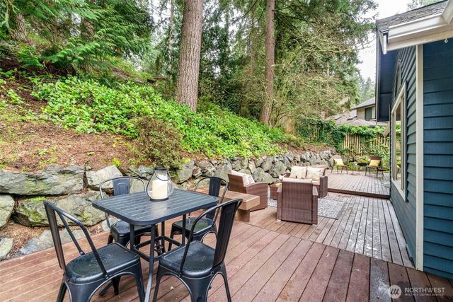 21007 Pioneer Way, Edmonds, WA 98026