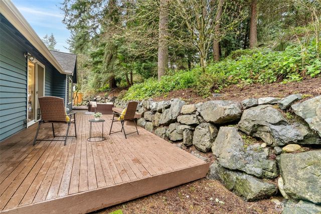 21007 Pioneer Way, Edmonds, WA 98026