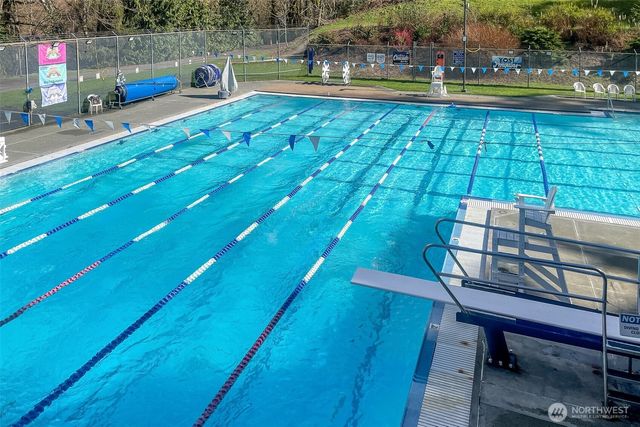 21007 Pioneer Way, Edmonds, WA 98026