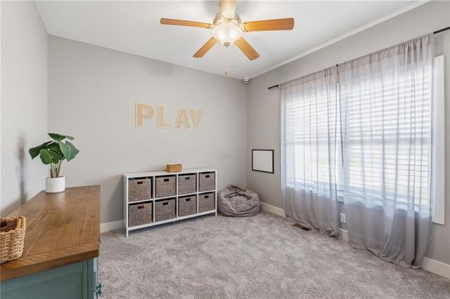 4224 S White Sands Court, Blue Springs, MO 64015